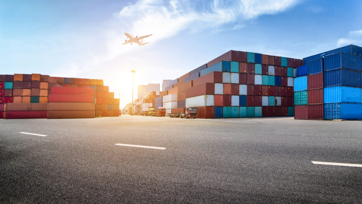 Lastwagen stauen sich in Aserbaidschan