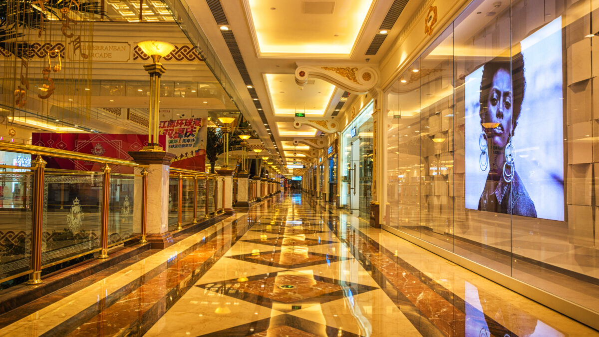 Russlands Luxusmarkt halbiert