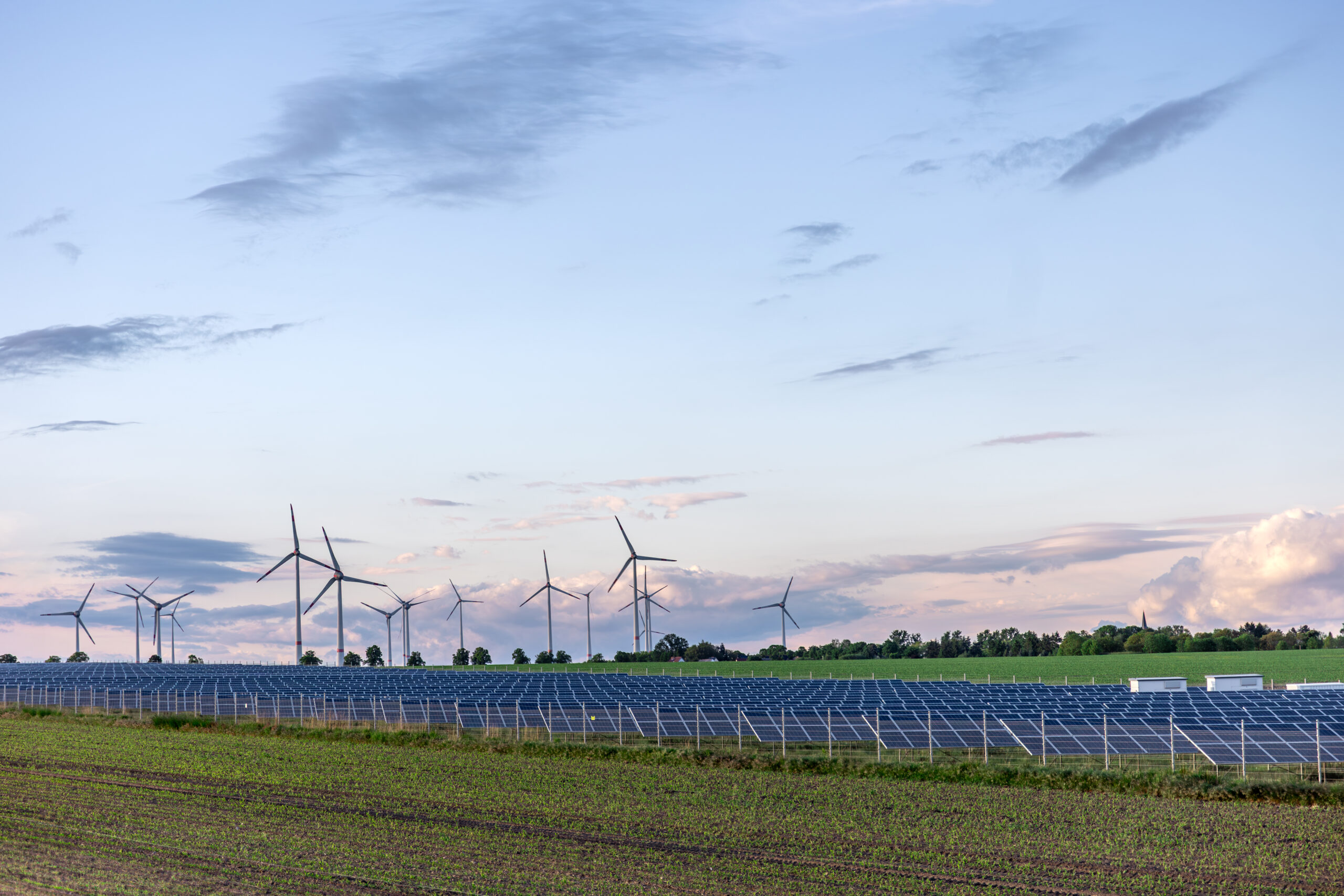 Sunly investiert 100 Mio. Euro in Energiepark in Lettland